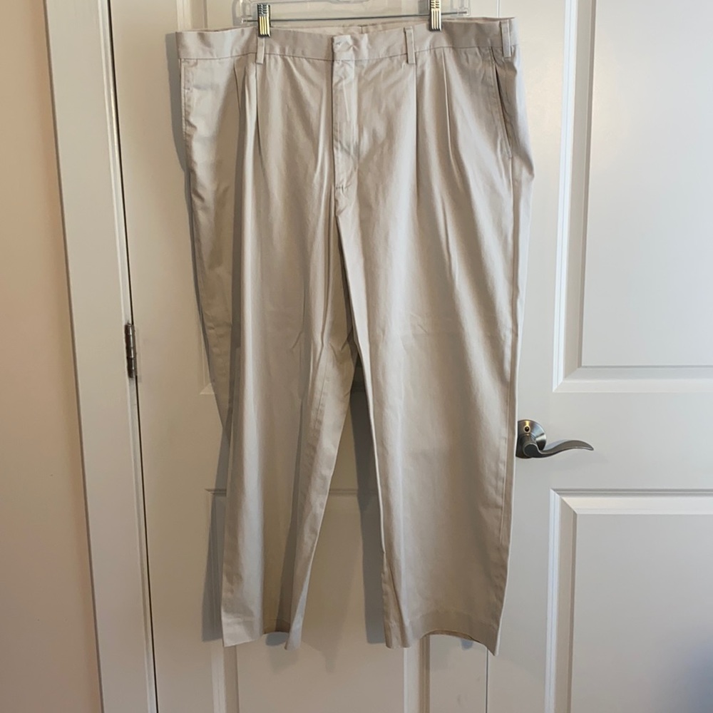 Lands End Traditional Fit Men’s Dress Pants. Size 42